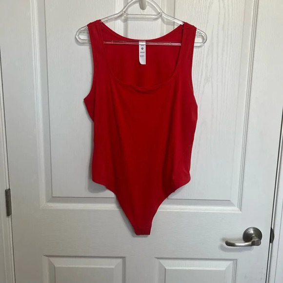 Lululemon NWT Red Soft Nulu Square Neck Bodysuit Sleeveless Thong Cut - Picture 4 of 11